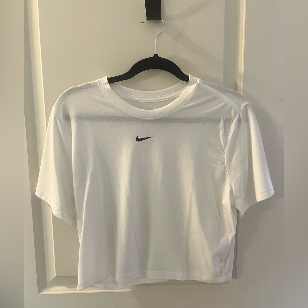 Women’s Nike shirt